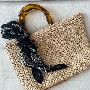 HAT ATTACK | Tortoise Raffia Handheld Bag